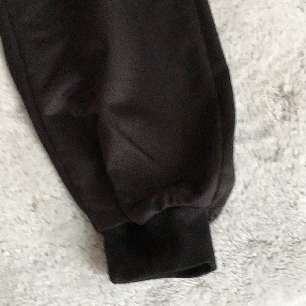Joggers 🙉 - Picture 2 of 5